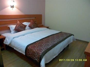 Tiandi Renhe Hotel Jinan Exterior foto